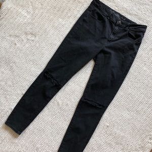 American Eagle hi-rise jeggings with ripped knees